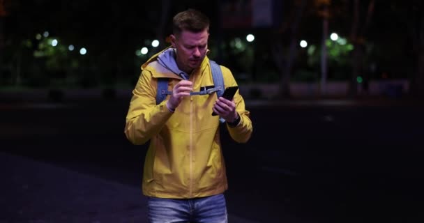 Upset Depressed Male Tourist Looking Navigation Map Mobile Phone City — Stock video