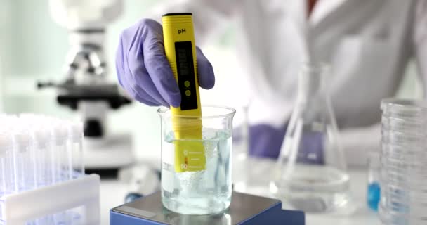 Scientist Used Chemical Solution Lab Test Water Quality Meter Lab — Vídeos de Stock