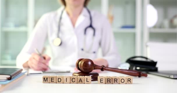 Judge Signs Arrest Warrant Medical Malpractice Protection Rights Consumers Patients — Stockvideo