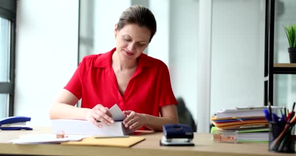 Business Woman Many Documents Office Desk Working Business Documentation Secretary — Vídeo de Stock