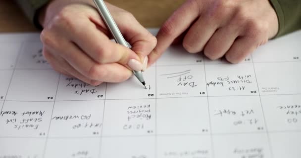 Manager Seo Writes Calendar Planning Affairs Meetings Agenda Plan Time — Vídeo de stock