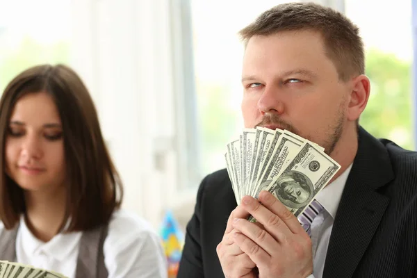 Homem Sustenta Notas Dólares Goza Sucesso Renda Financeira Crescimento Emoção — Fotografia de Stock