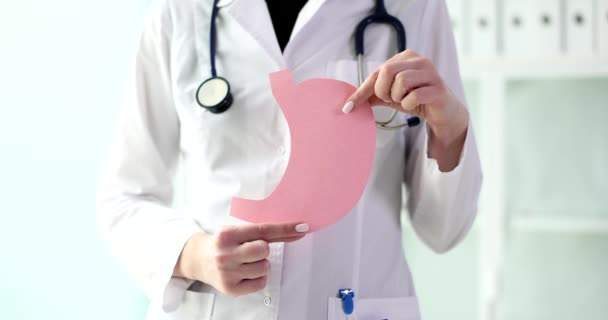 Arzt Hält Rosa Papierform Des Dickdarms Behandlung Und Prävention Von — Stockvideo