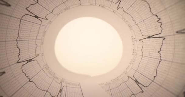 Папір Електрокардіограмою Загорнутий Трубку Крупним Планом Плівкою Світло Кінці Тунелю — стокове відео
