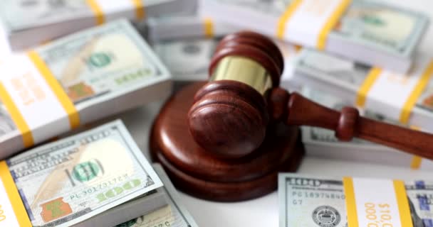 Die Justiz Stampft Auf Stapeln Amerikanischen Geldes Verantwortung Für Wirtschaftsverbrechen — Stockvideo