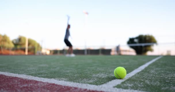 Match Tennis Joueur Service Sur Court Tennis Jeu Tennis Entraînement — Video