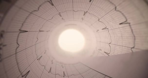 Closeup Van Elektrocardiogram Papieren Vorm Helder Licht Hart Vaatziekten Sterfte — Stockvideo