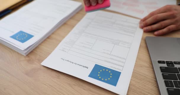 Утверждена Распечатка Заявления Получение Шенгенской Визы Европейский Союз Европейский Парламент — стоковое видео