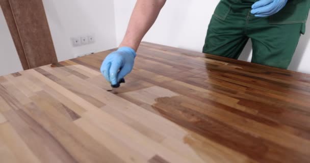 Woodworker Luvas Cobre Revestimento Madeira Com Camada Protetora Retorno Produtos — Vídeo de Stock