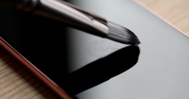 Cepillo Huella Digital Teléfono Inteligente Pantalla Negra Primer Plano Dactiloscopia — Vídeo de stock