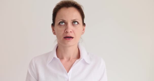 Portret Pięknej Kobiety Zespołem Downa Zez Pierwsze Objawy Demencji Kobiet — Wideo stockowe