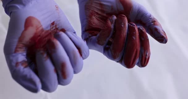 Apertando Mãos Cirurgião Luvas Proteção Borracha Sangue Vermelho Closeup Filme — Vídeo de Stock
