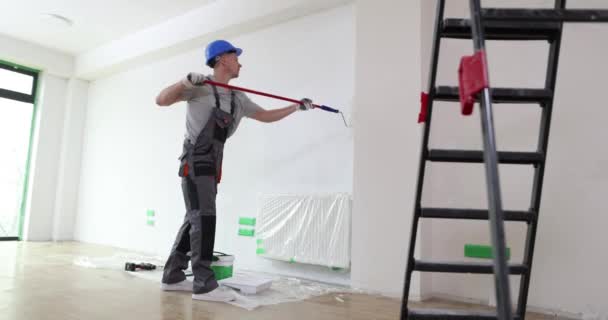 Construction Worker Painter Paints Wall Roller Closeup Wall Painting Repair — Stock Video