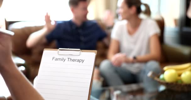 Psychologist Watches Argument Couple Family Therapy Specialist Makes Notes Clipboard — Stock Video