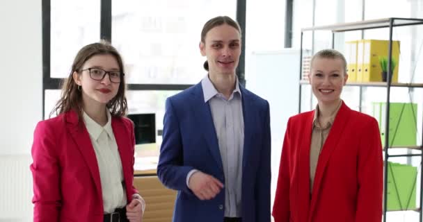 Erfolgreiches Business Team Gibt Daumen Hoch Feedback Empfehlungen Des Business — Stockvideo