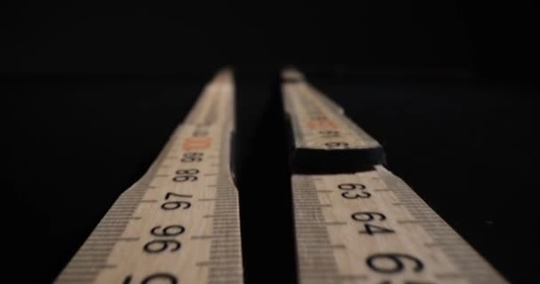 Długi Drewniany Linijka Cyfra Linia Dla Miara Długość Narzędzie Pomiaru — Wideo stockowe