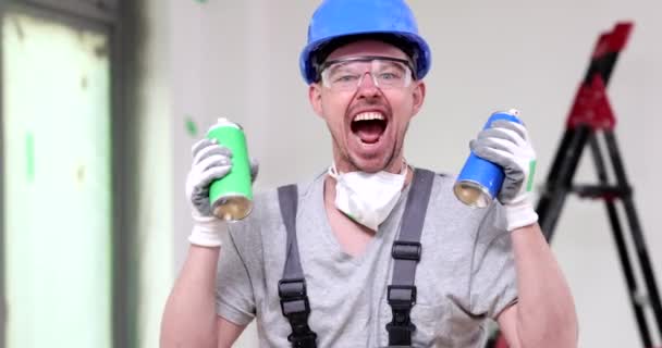 Male Builder Blue Helmet Shaking Sprayers Screams Light Premise Flat — Stock Video