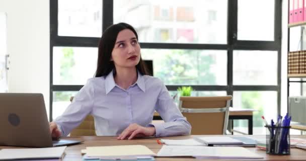 Бізнесмен Бізнес Леді Грають Рок Паперові Ножиці Вирішення Бізнес Проблем — стокове відео