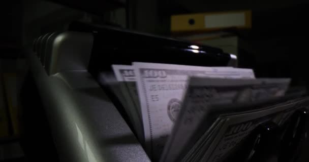 Licznik Liczy Amerykańskie Banknoty Domu Automatyczna Maszyna Liczenia Gotówki Transakcji — Wideo stockowe
