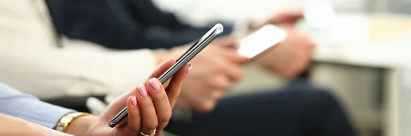 Closeup Business People Hands Holding Smartphone Application Business Phone Addiction — Fotografia de Stock