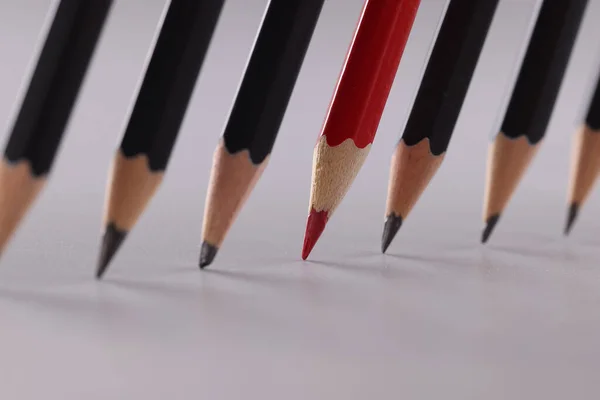 Jeden Czerwony Ołówek Wiele Czarnych Ołówków Sukces Biznesie Lub Jasna — Zdjęcie stockowe