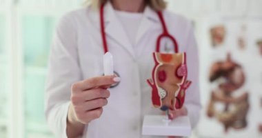 Müshil ilacıyla ya da proktolojik hastalıkların tedavisinde kullanılan yumuşak bir fitil. Proktolog ve kabızlık tedavisi
