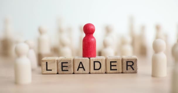 Tahta Küplere Yakın Plan Bir Lider Yazılır Takıma Bir Şef — Stok video