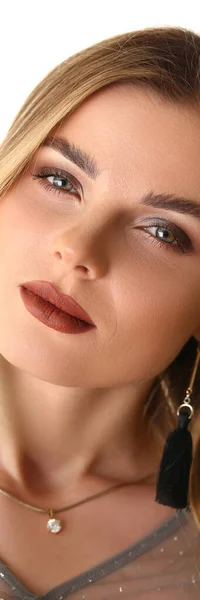 Retrato Uma Jovem Mulher Bonita Com Maquiagem Noite Com Tranças — Fotografia de Stock