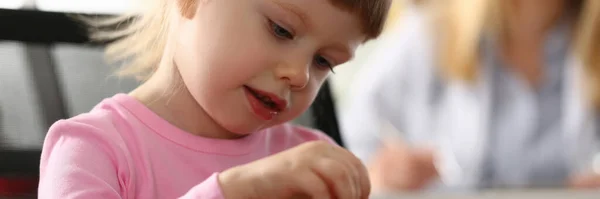 Portrait Beautiful Little Girl Background Doctor Pediatric Services Children Health — Stockfoto