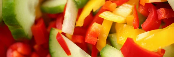 Makro Geschnittene Gurken Von Oben Rote Und Gelbe Paprika Gemüse — Stockfoto