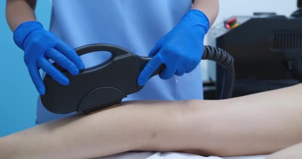 Hands Equipment Laser Depilation Legs Closeup Types High Quality Laser — Stock Video