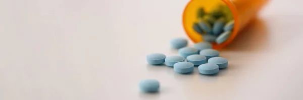Médico Redondo Garrafa Pílulas Azuis Com Pílulas Mesa Vitaminas Suplementos — Fotografia de Stock