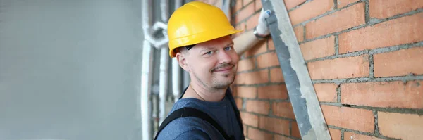 Pedreiro Construtor Masculino Faz Alvenaria Paredes Detém Ferramenta Trabalho Conceito — Fotografia de Stock