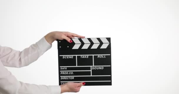 Vrouw Handen Houden Clapperboard Film Tijdens Korte Film Productie Witte — Stockvideo