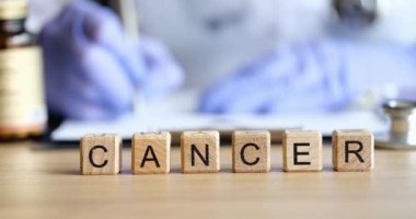 Kanser doktorları kanser teşhisi ve tedavi yazıyorlar. Kötü huylu tümör ve onkoloji kavramı