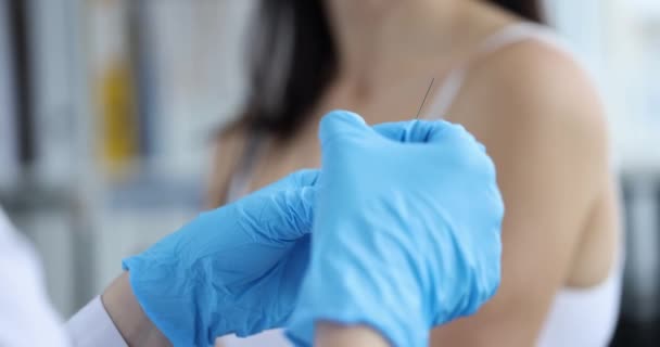 Jeringa Con Vacuna Gesto Rechazo Mano Denegación Prohibición Del Concepto — Vídeo de stock