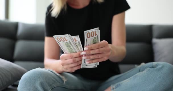 Mujer Cuenta Dinero Efectivo Las Manos Persona Que Disfruta Sueldo — Vídeo de stock
