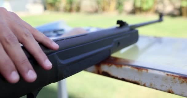 Man Shoots Gun Dash Target Outdoors Movie Men Hobbies Hobbies — Stock Video