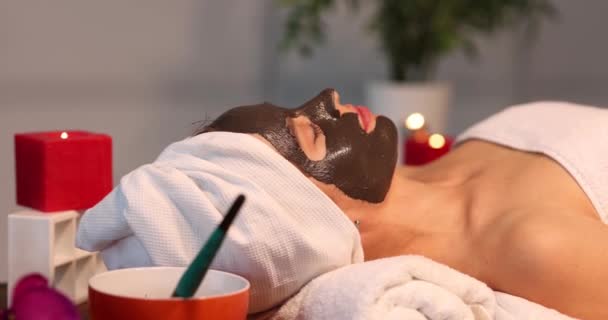 Chocolate Mask Womans Face Close Visiting Spa Salon Beauty Treatments — Wideo stockowe
