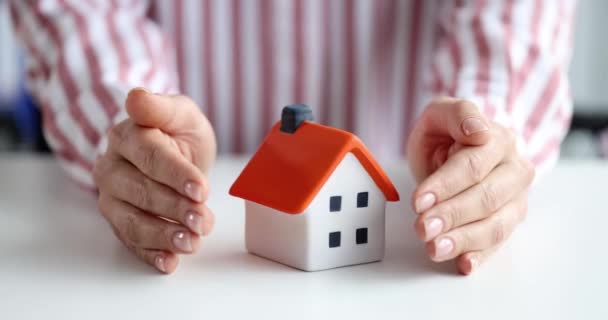 Agent Immobilier Professionnel Offrant Acheter Votre Propre Maison Logement Rénové — Video