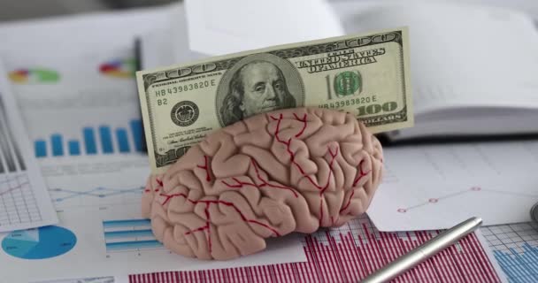 Maquette Cerveau Humain Artificiel Billet Cent Dollars Sur Table Investissement — Video