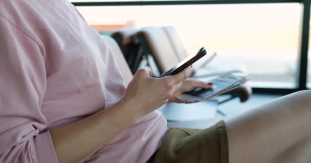 Girl Passenger Sits Waiting Room Passport Smartphone Close Traveling Alone — Stok video