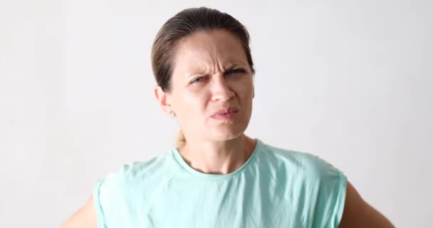 Woman Does Agree Shakes Her Head Close Negative Emotions Tense — Αρχείο Βίντεο