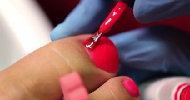 Pedicure Master Applies Red Polish Womans Toe Close Pedicure Correction — Vídeo de Stock