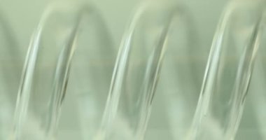 Cam kimya laboratuarı ekipmanları cam spiral. Tıbbi deneyler için ekipman