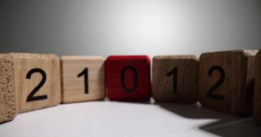 Tahta küplerin sayıları kırmızıyı sıfıra götürür. Matematik ve mantık kavramı öğrenme