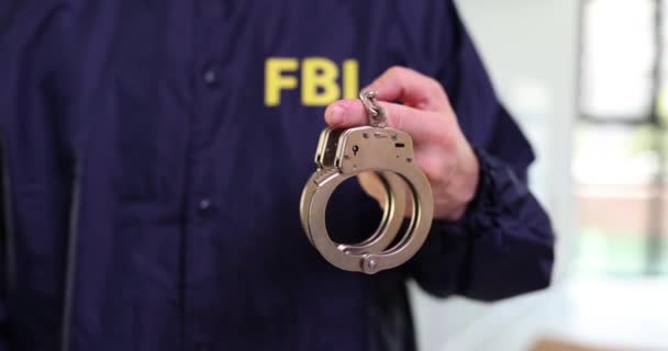 Fbi Agent Med Handklovar Federal Bureau Investigation Delay Arrest Gärningsman — Stockvideo