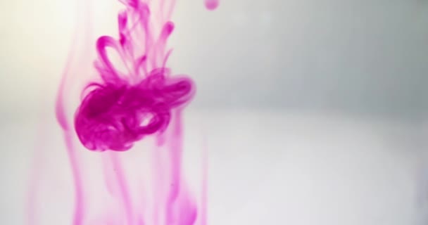 Чарівна Крапля Води Абстрактний Фон Фіолетова Рідка Хвиля — стокове відео