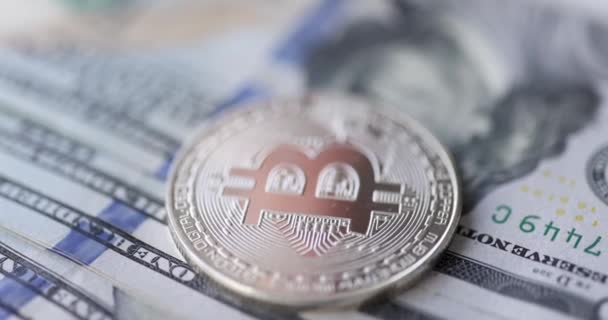 Bitcoin Moeda Deitado Notas Dólar Filme Investimentos Dólares Bitcoin Criptomoeda — Vídeo de Stock