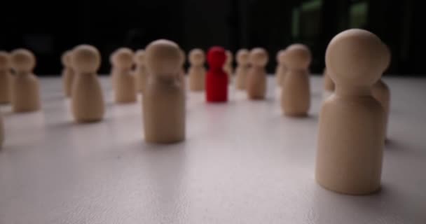 White Pawns Symbolizing Humans Stand Randomly Red Figure Center Wooden — Vídeo de Stock